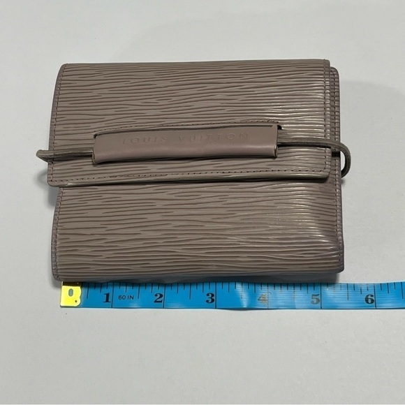 LOUIS Vuitton Elastic Epi Wallet - Picture 16 of 16
